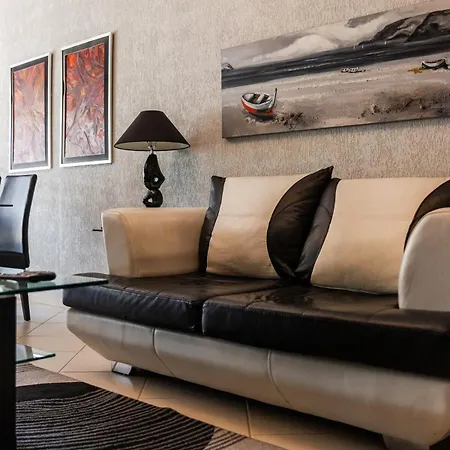 Classic Retreat By Pikhost Appartement Tirana
